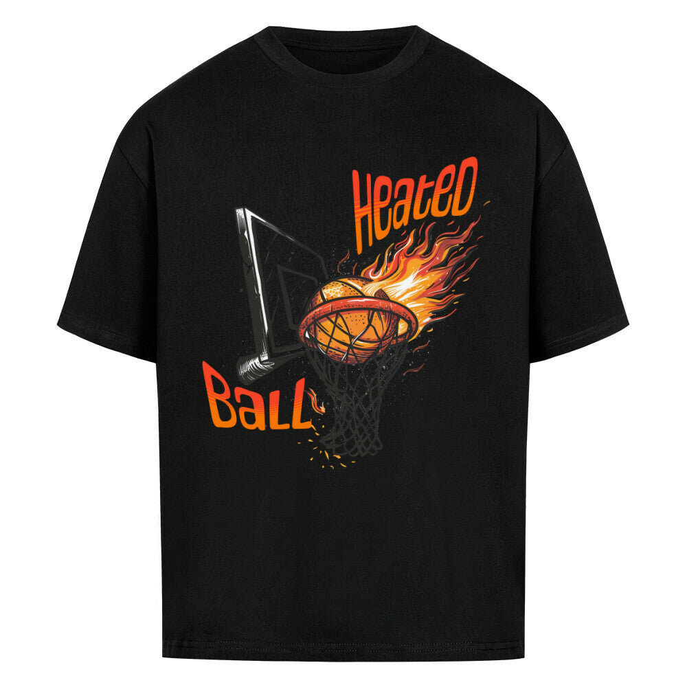 Schwarzes Oversized T-Shirt mit „Heated Ball“ Print, der einen brennenden Basketball (Ball on Fire) zeigt, der gerade durch den Korb fällt. 100% Baumwolle