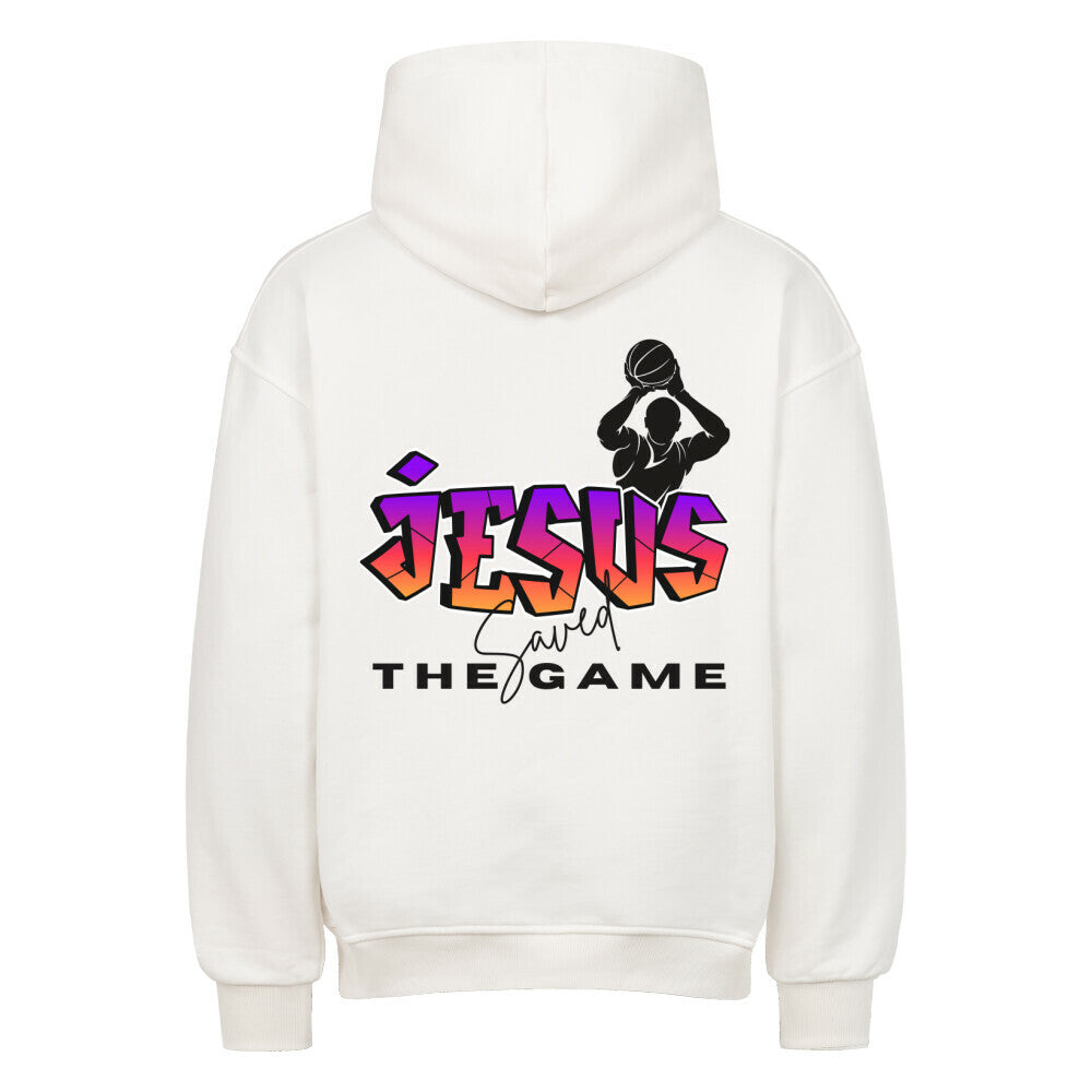 Rückansicht eines weißen Oversized-Hoodies mit 'Jesus Saved The Game' Print, einer Basketball-Spieler-Silhouette und 'JESUS' Schriftzug im Graffiti-Stil. 80% Baumwolle 20% Polyester.